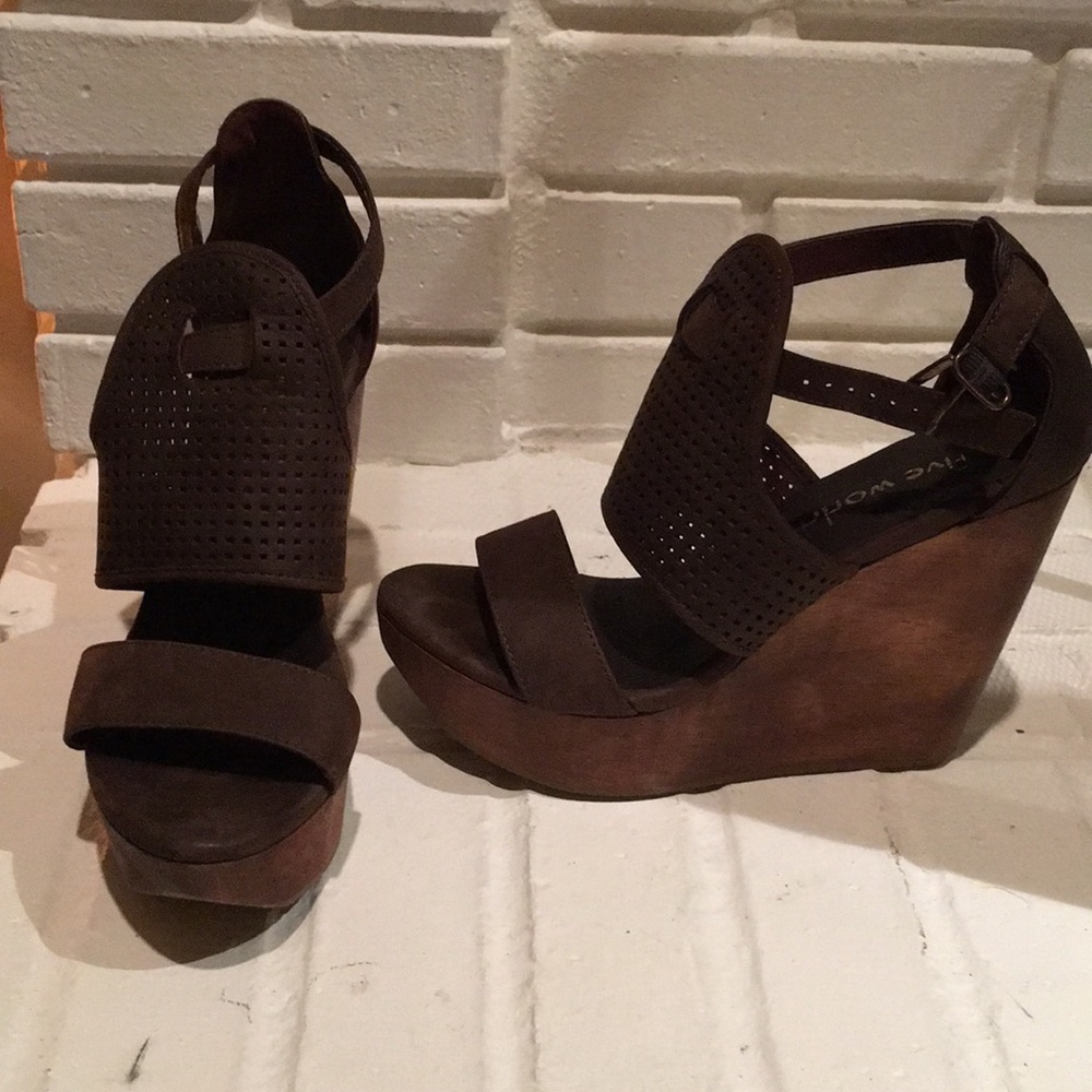 Five worlds wedge platform sandal